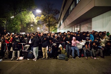 The Downward Spiral of Legitimacy Erosion: Lessons on Network Governance Failure During the German “Refugee Crisis”